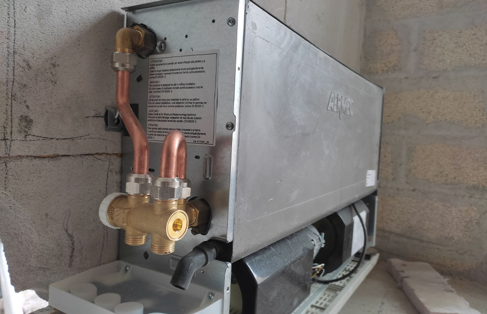 installazione fancoil alimentati con pompa di calore elettrica per casa a due piani